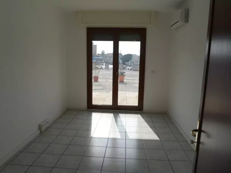 Immagine 4 di Ufficio in affitto  in Corso Mazzini a San Benedetto Del Tronto