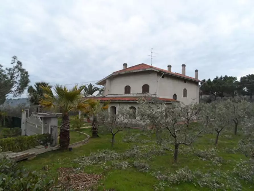 Immagine 1 di Villa in vendita  in Via San Donato a Monteprandone