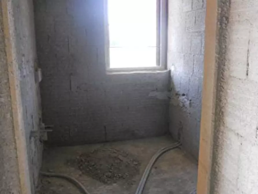 Immagine 10 di Appartamento in vendita  in Via Palombaie a Controguerra