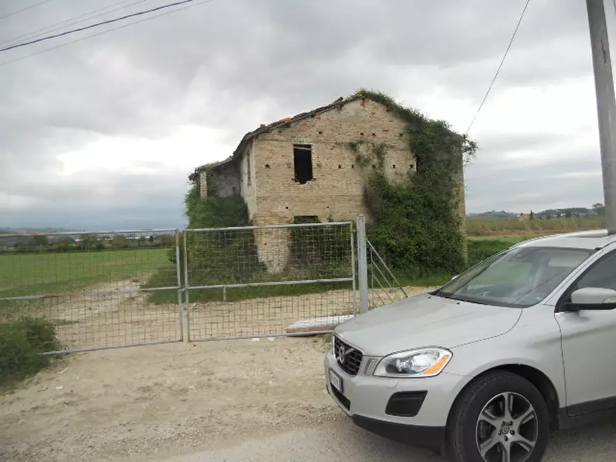 Immagine 1 di Rustico / casale in vendita  in Strada Provinciale 1 a Controguerra