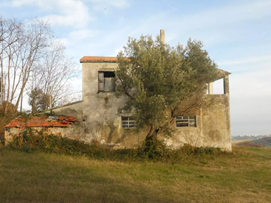 Immagine 8 di Rustico / casale in vendita  in Contrada San Martino a Colonnella
