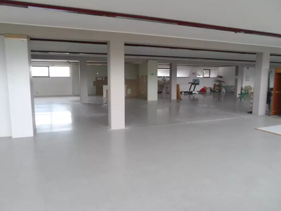 Immagine 2 di Locale commerciale in affitto  in Via Pasubio a San Benedetto Del Tronto