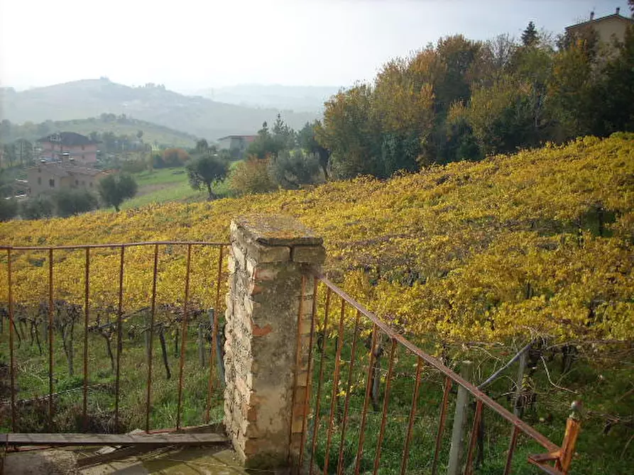Immagine 10 di Rustico / casale in vendita  in Via Borgo da monte a Monteprandone