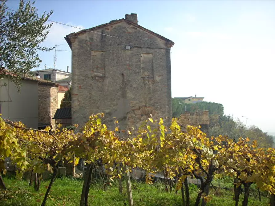 Immagine 17 di Rustico / casale in vendita  in Via Borgo da monte a Monteprandone