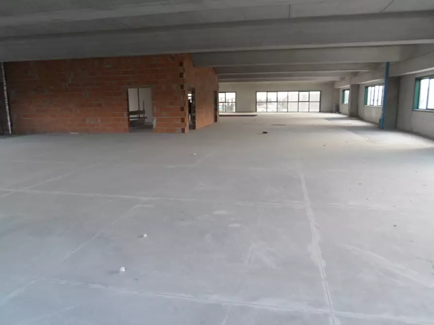 Immagine 3 di Capannone industriale in affitto  in Via XXV Aprile a Spinetoli
