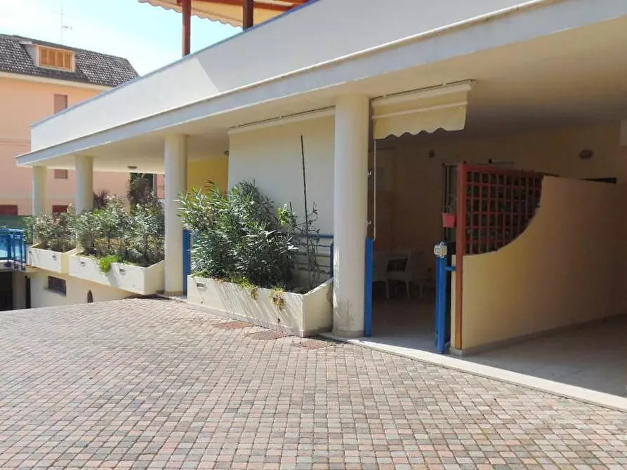 Immagine 25 di Appartamento in vendita  in Puccini a San Benedetto Del Tronto