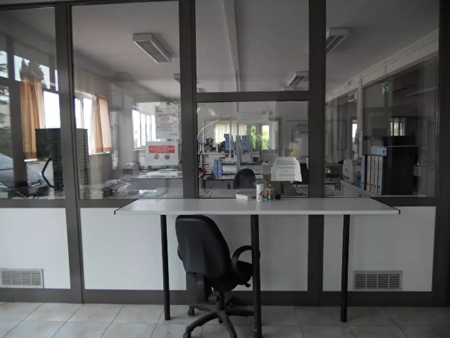 Immagine 2 di Capannone industriale in vendita  a Colonnella