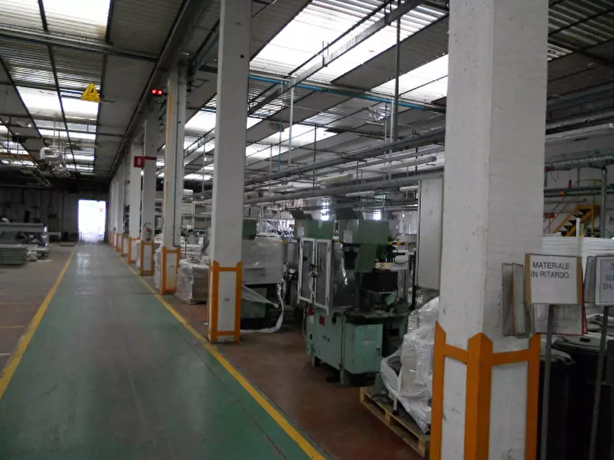 Immagine 6 di Capannone industriale in vendita  a Colonnella