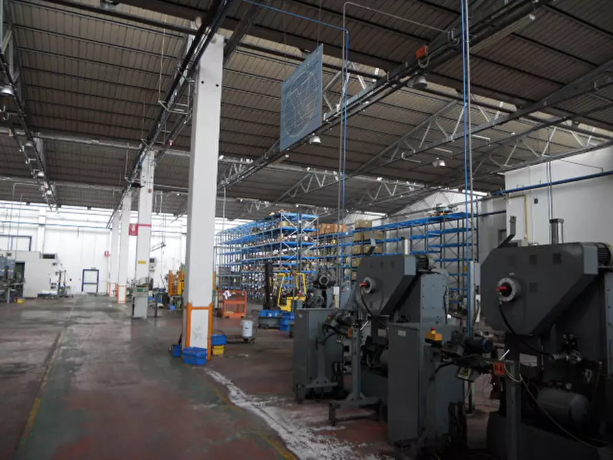 Immagine 9 di Capannone industriale in vendita  a Colonnella