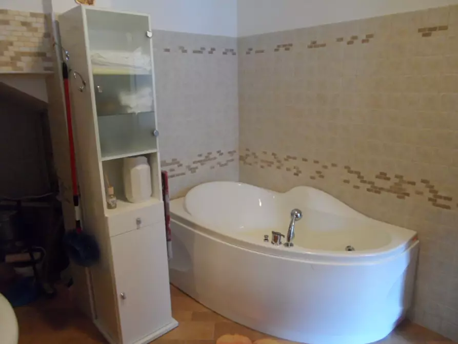 Immagine 9 di Villetta a schiera in vendita  in Via Garibaldi a Acquaviva Picena