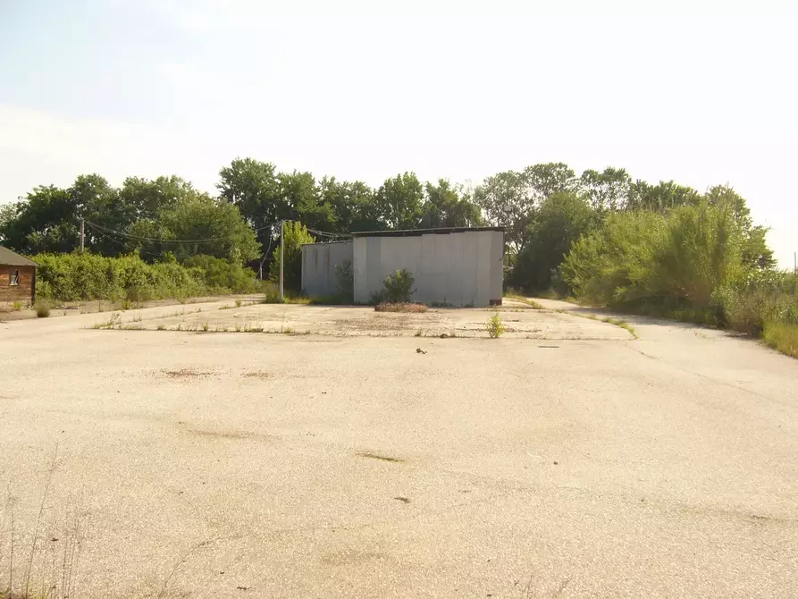 Immagine 8 di Capannone industriale in vendita  in Via Valtellina a San Benedetto Del Tronto