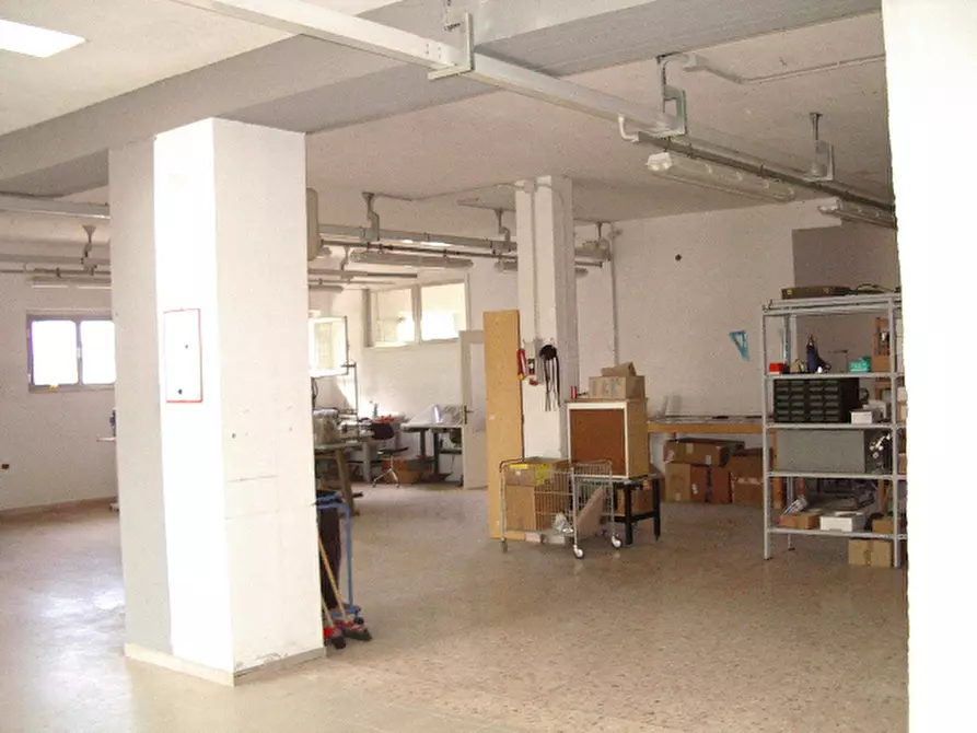 Immagine 3 di Laboratorio in vendita  in Via San Giovanni a Colonnella