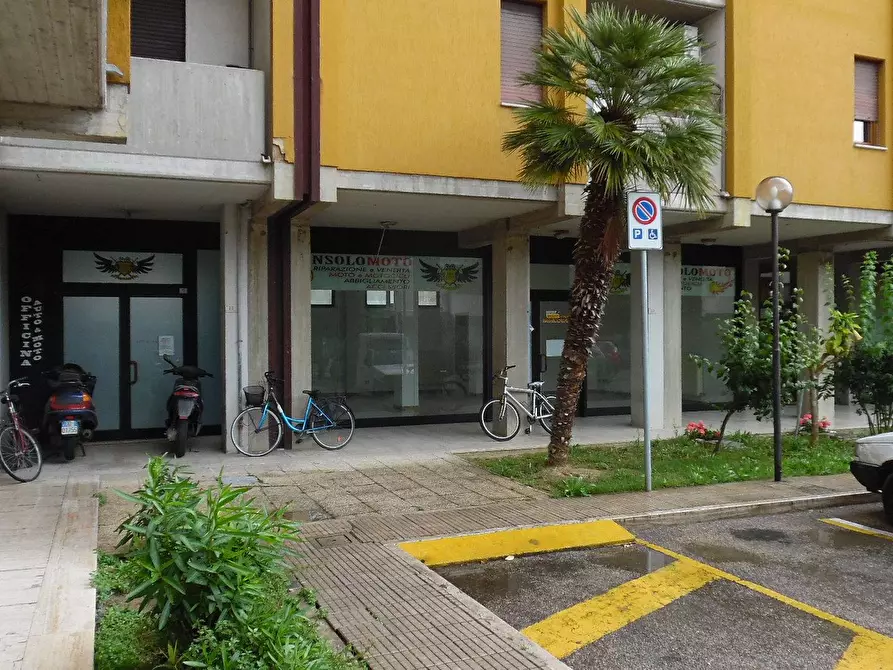 Immagine 5 di Laboratorio in affitto  in Via 2 Giugno a Monteprandone
