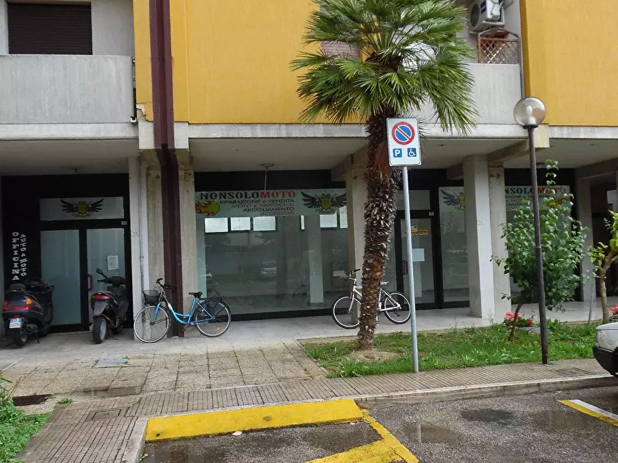 Immagine 4 di Laboratorio in affitto  in Via 2 Giugno a Monteprandone