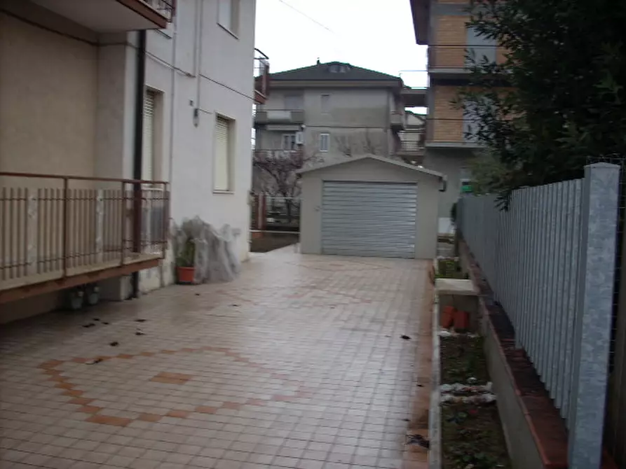 Immagine 11 di Appartamento in vendita  in Via Canova a Monsampolo Del Tronto