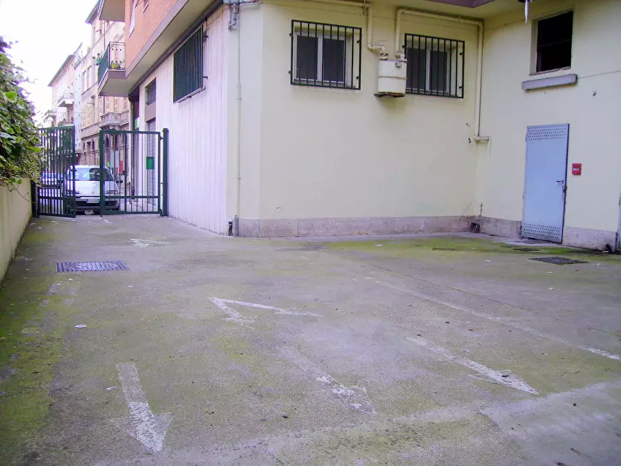 Immagine 10 di Locale commerciale in affitto  in Corso Mazzini a San Benedetto Del Tronto