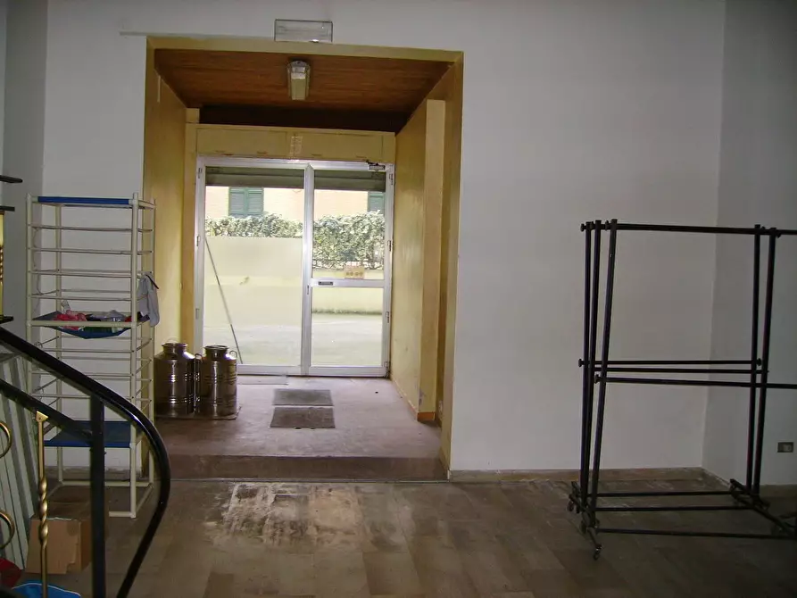 Immagine 13 di Locale commerciale in affitto  in Corso Mazzini a San Benedetto Del Tronto