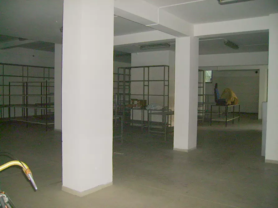 Immagine 3 di Locale commerciale in affitto  in Corso Mazzini a San Benedetto Del Tronto