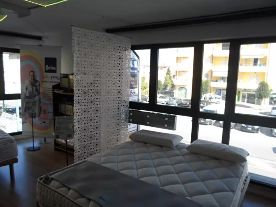 Immagine 5 di Locale commerciale in vendita  in Via Nazario Sauro a San Benedetto Del Tronto