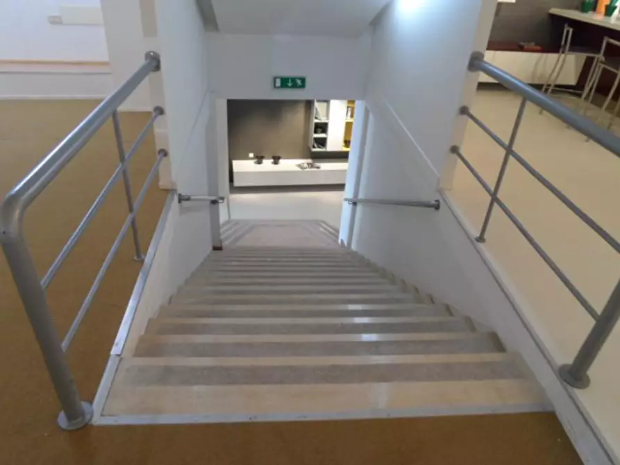 Immagine 12 di Locale commerciale in vendita  in Via Nazario Sauro a San Benedetto Del Tronto
