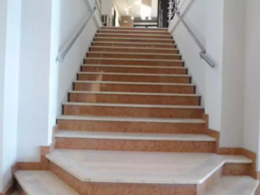 Immagine 3 di Locale commerciale in vendita  in Via Nazario Sauro a San Benedetto Del Tronto