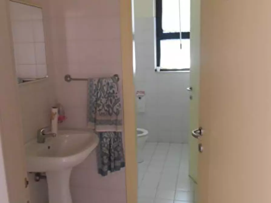 Immagine 19 di Locale commerciale in vendita  in Via Nazario Sauro a San Benedetto Del Tronto