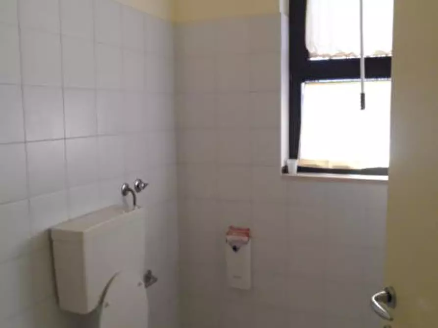 Immagine 20 di Locale commerciale in vendita  in Via Nazario Sauro a San Benedetto Del Tronto