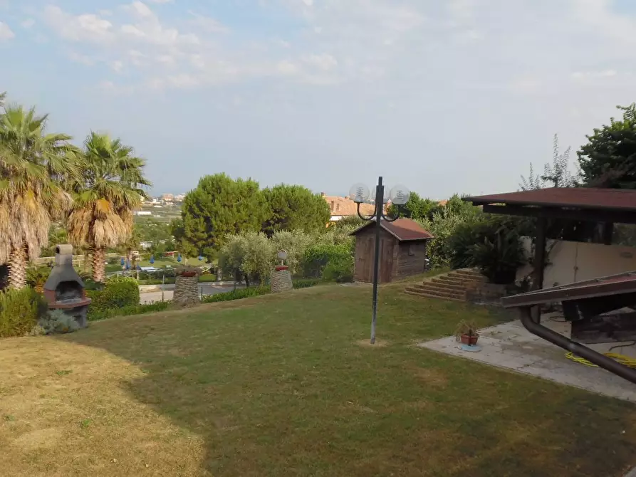 Immagine 8 di Villa in vendita  in Via Fonte Maggio a Martinsicuro