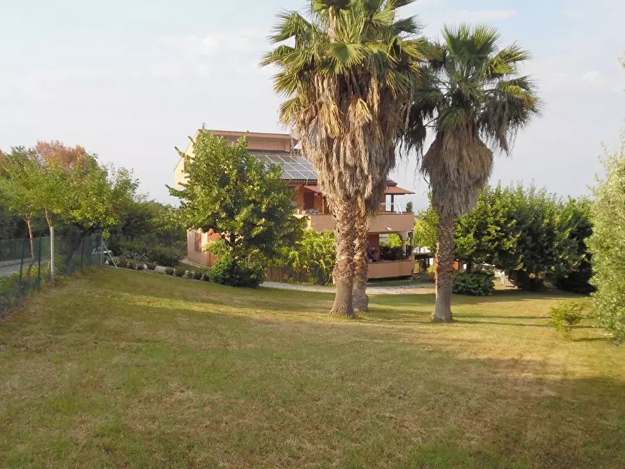 Immagine 13 di Villa in vendita  in Via Fonte Maggio a Martinsicuro