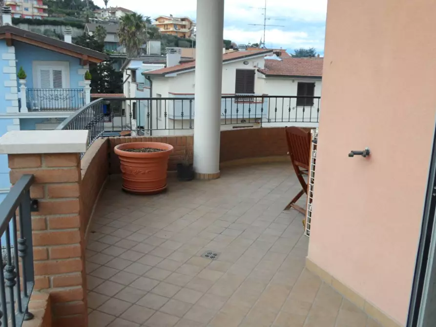 Immagine 5 di Appartamento in vendita  in Via Umbria a Martinsicuro