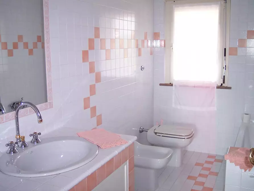 Immagine 27 di Villa in vendita  in Contrada Giardino a Colonnella