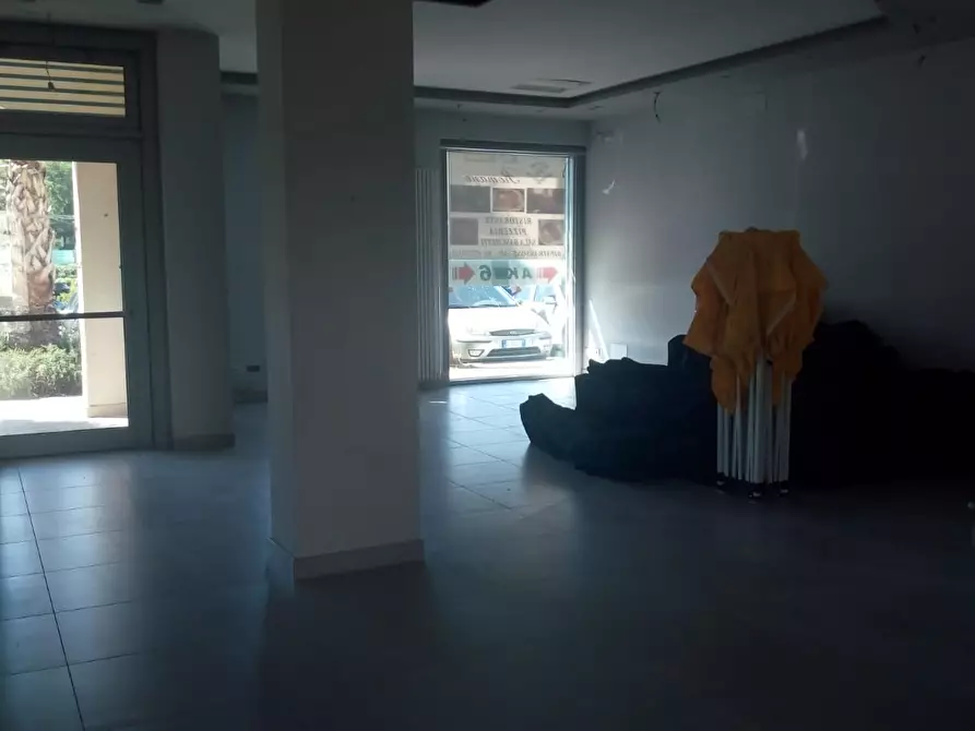 Immagine 2 di Locale commerciale in vendita  in Contrada Cabiano a Ripatransone