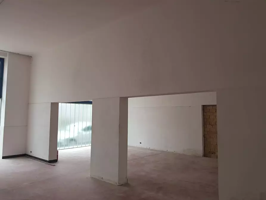 Immagine 2 di Magazzino in affitto  in Via Marsala a San Benedetto Del Tronto