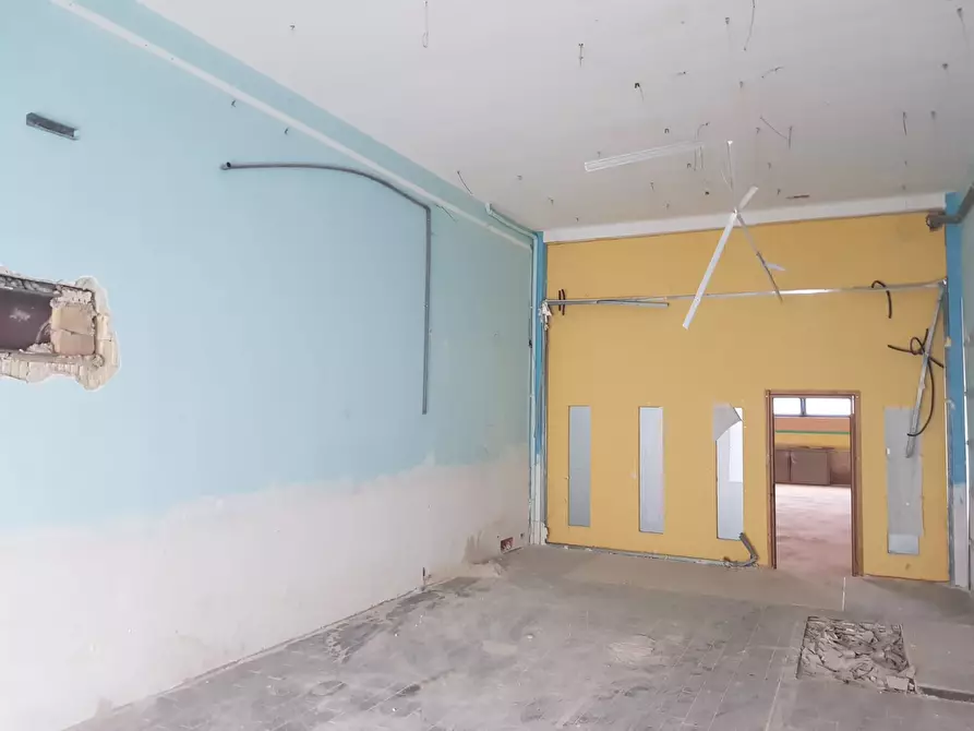 Immagine 3 di Magazzino in affitto  in Via Marsala a San Benedetto Del Tronto