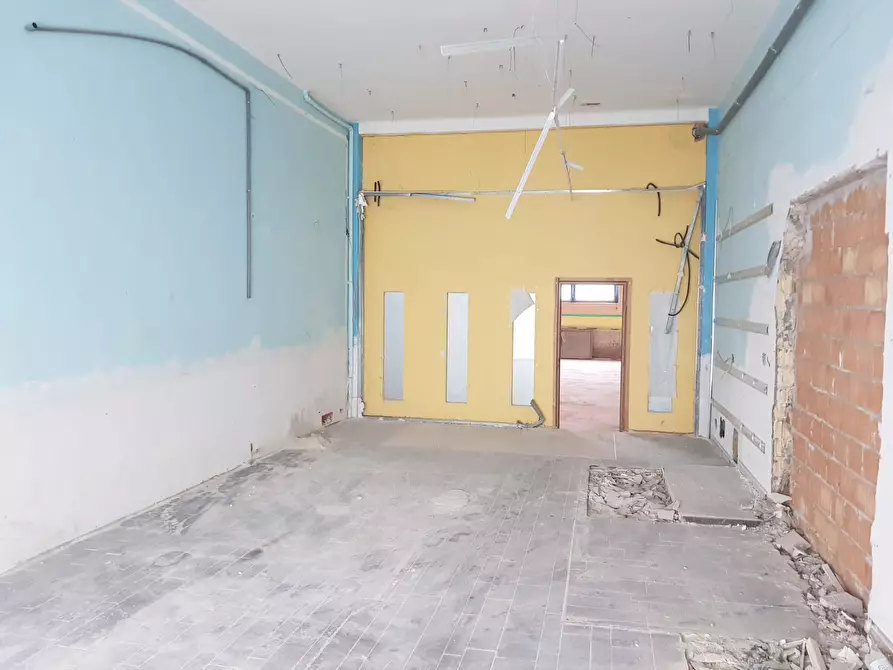 Immagine 6 di Magazzino in affitto  in Via Marsala a San Benedetto Del Tronto