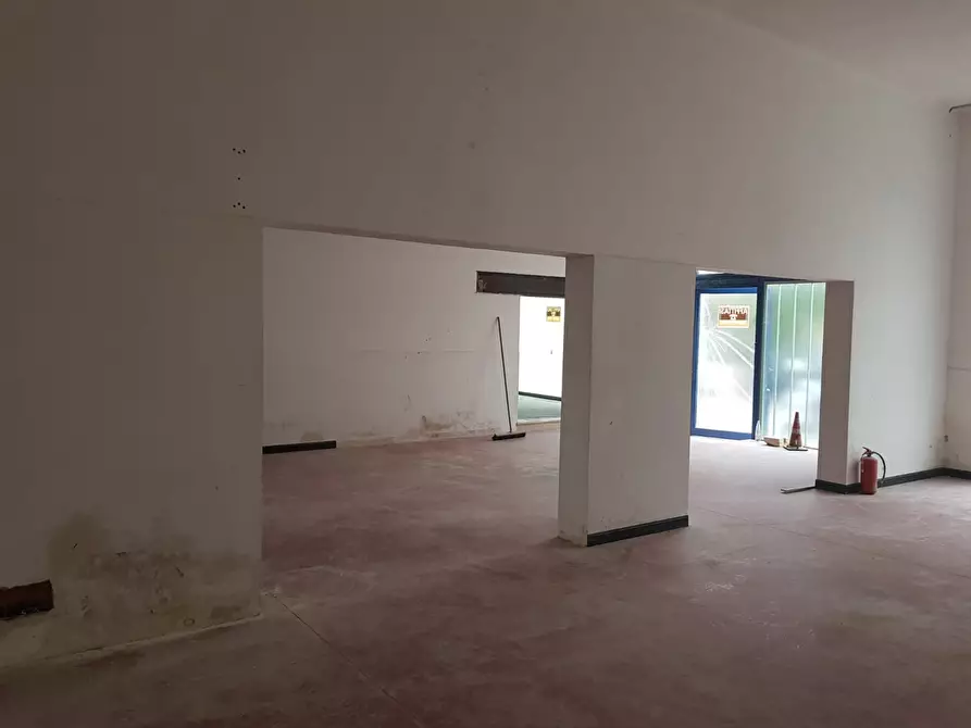 Immagine 8 di Magazzino in affitto  in Via Marsala a San Benedetto Del Tronto