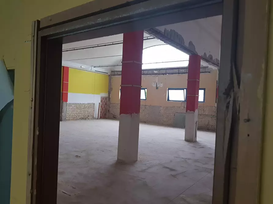 Immagine 9 di Magazzino in affitto  in Via Marsala a San Benedetto Del Tronto