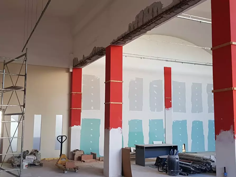 Immagine 12 di Magazzino in affitto  in Via Marsala a San Benedetto Del Tronto