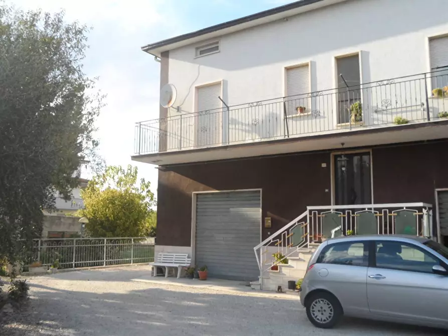 Immagine 2 di Casa indipendente in vendita  in Via Roma a Torano Nuovo