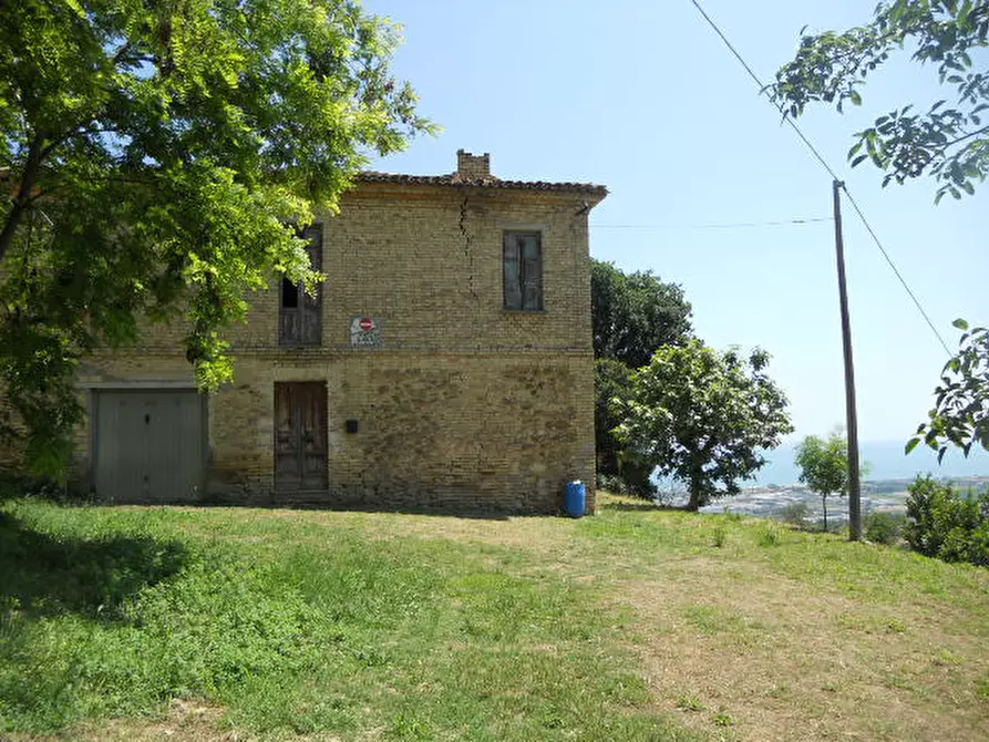 Immagine 2 di Rustico / casale in vendita  in Contrada Giardino a Colonnella