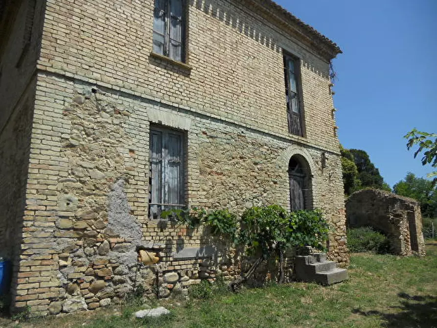 Immagine 6 di Rustico / casale in vendita  in Contrada Giardino a Colonnella