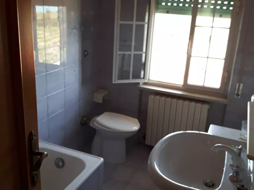 Immagine 10 di Casa indipendente in vendita  in Via Cuprense a Grottammare