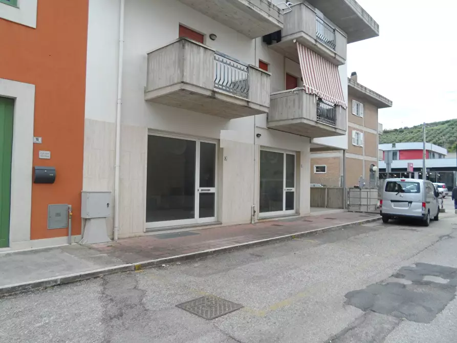 Immagine 1 di Magazzino in affitto  in via Guido Sgattoni a San Benedetto Del Tronto