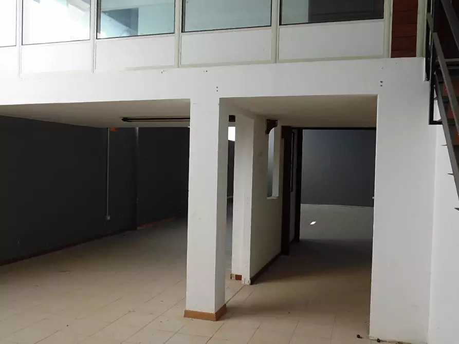 Immagine 5 di Laboratorio in vendita  in Corso Mazzini a San Benedetto Del Tronto