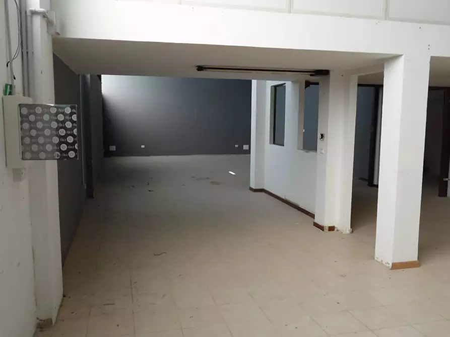 Immagine 6 di Laboratorio in vendita  in Corso Mazzini a San Benedetto Del Tronto