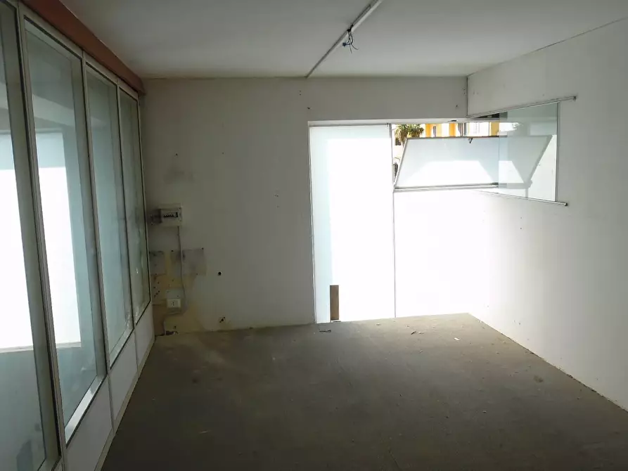 Immagine 7 di Laboratorio in vendita  in Corso Mazzini a San Benedetto Del Tronto