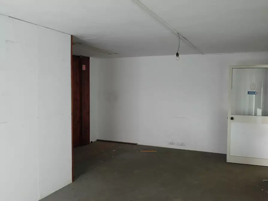Immagine 8 di Laboratorio in vendita  in Corso Mazzini a San Benedetto Del Tronto