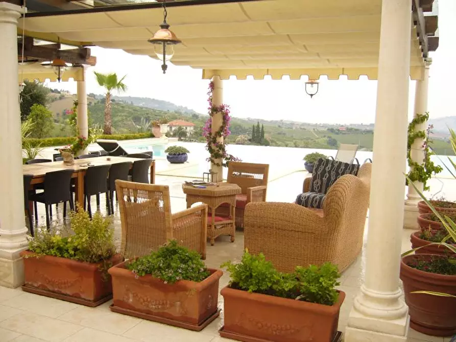 Immagine 1 di Villa in vendita  in Contrada Rio Moro a Colonnella