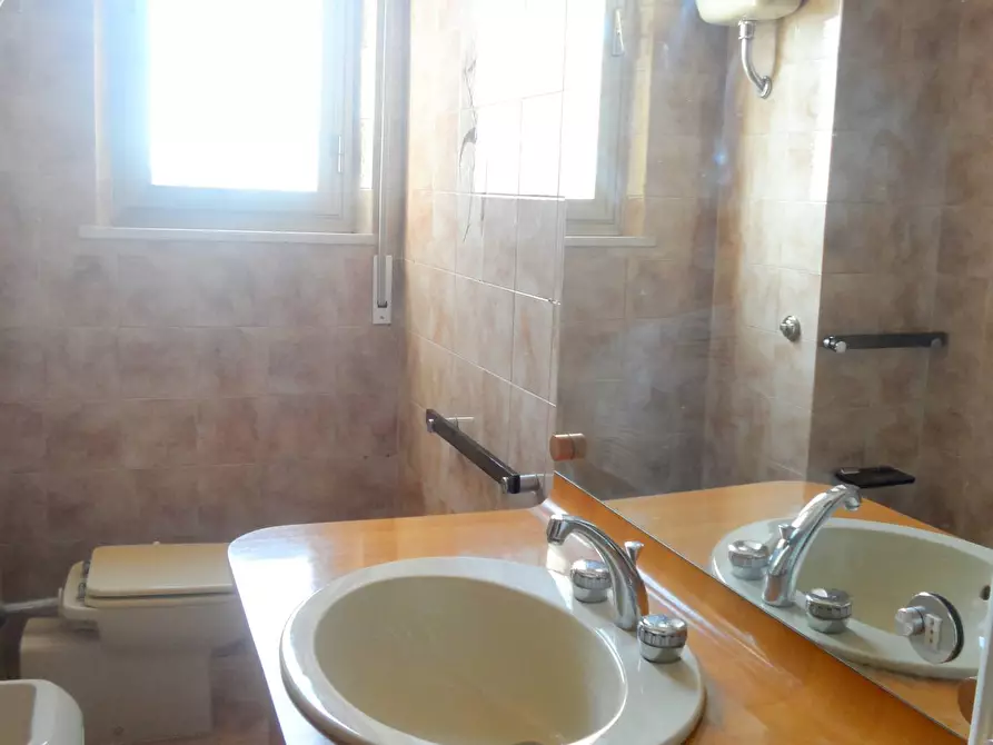 Immagine 15 di Appartamento in vendita  in Via D'Annunzio a Martinsicuro