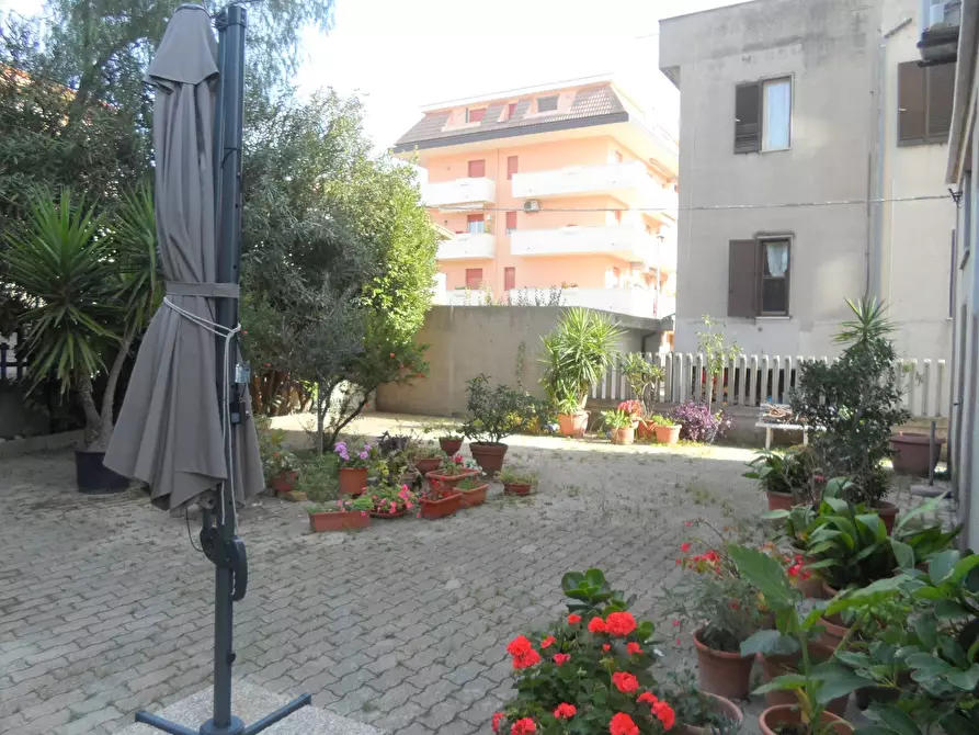 Immagine 1 di Appartamento in vendita  in Via D'Annunzio a Martinsicuro